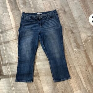 BKE Victoria Blue capri Jeans with Classic Style
